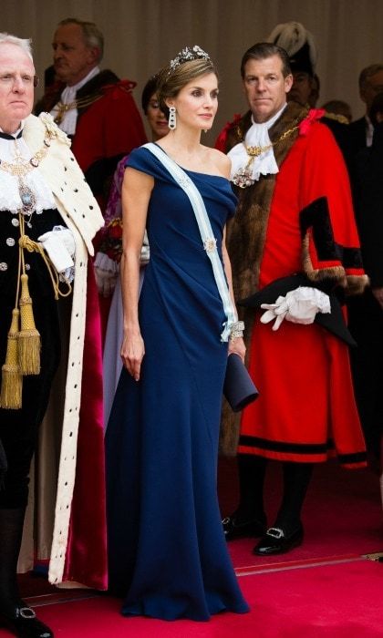 Regal in blue! Letizia dressed up once more in another off-the-shoulder look during the Mayor's Banquet at the Guildhall. The royal style icon donned the Mellerio Floral tiara for the occasion.
Photo: Getty Images