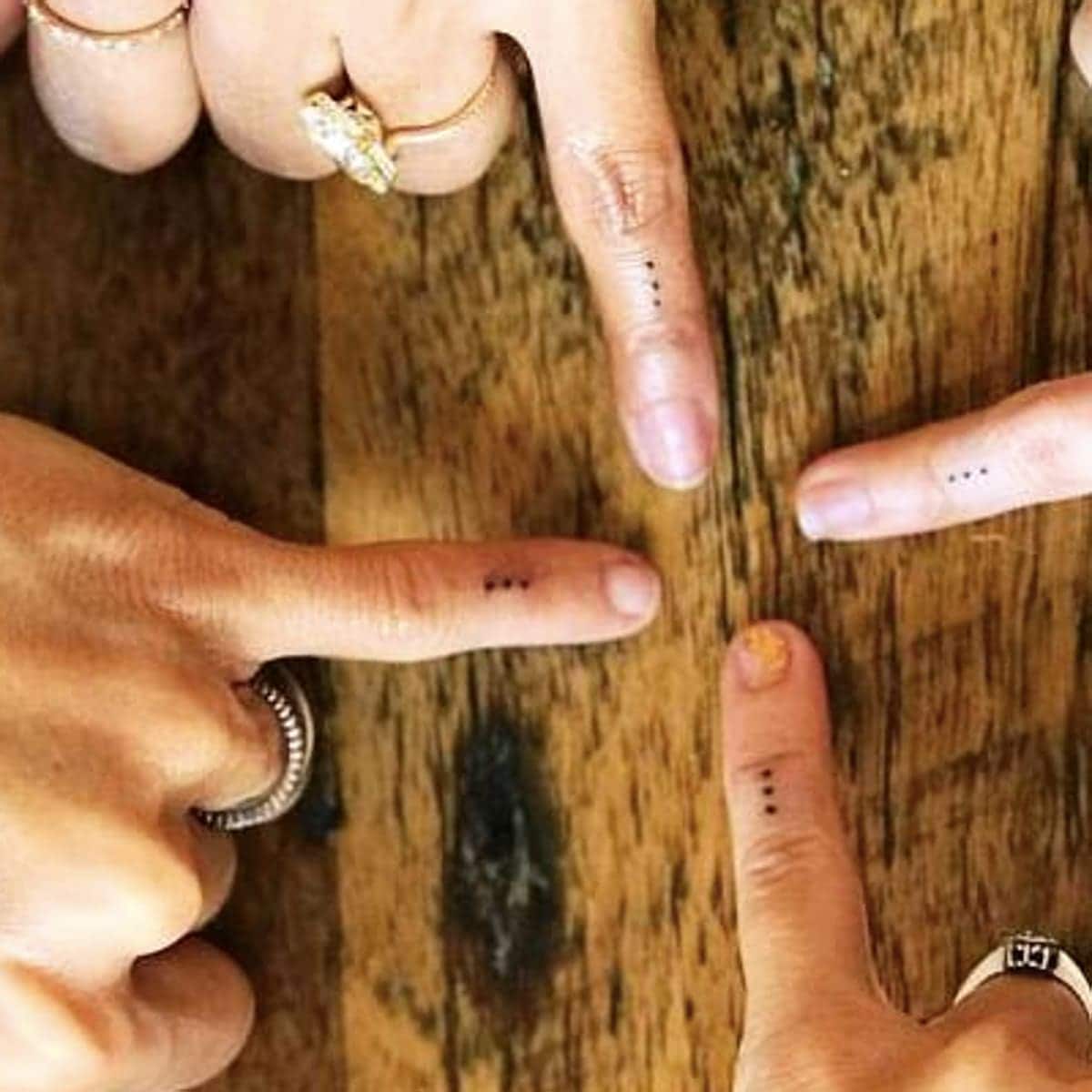 Elsa Pataky finger tattoo