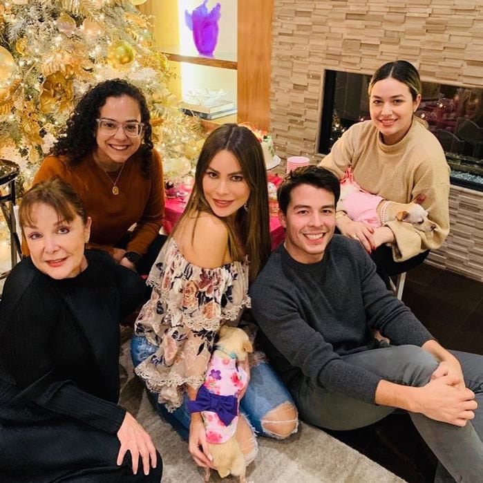 Sofia Vergara, Manolo Gonzalez, Baguette Gonzalez and family