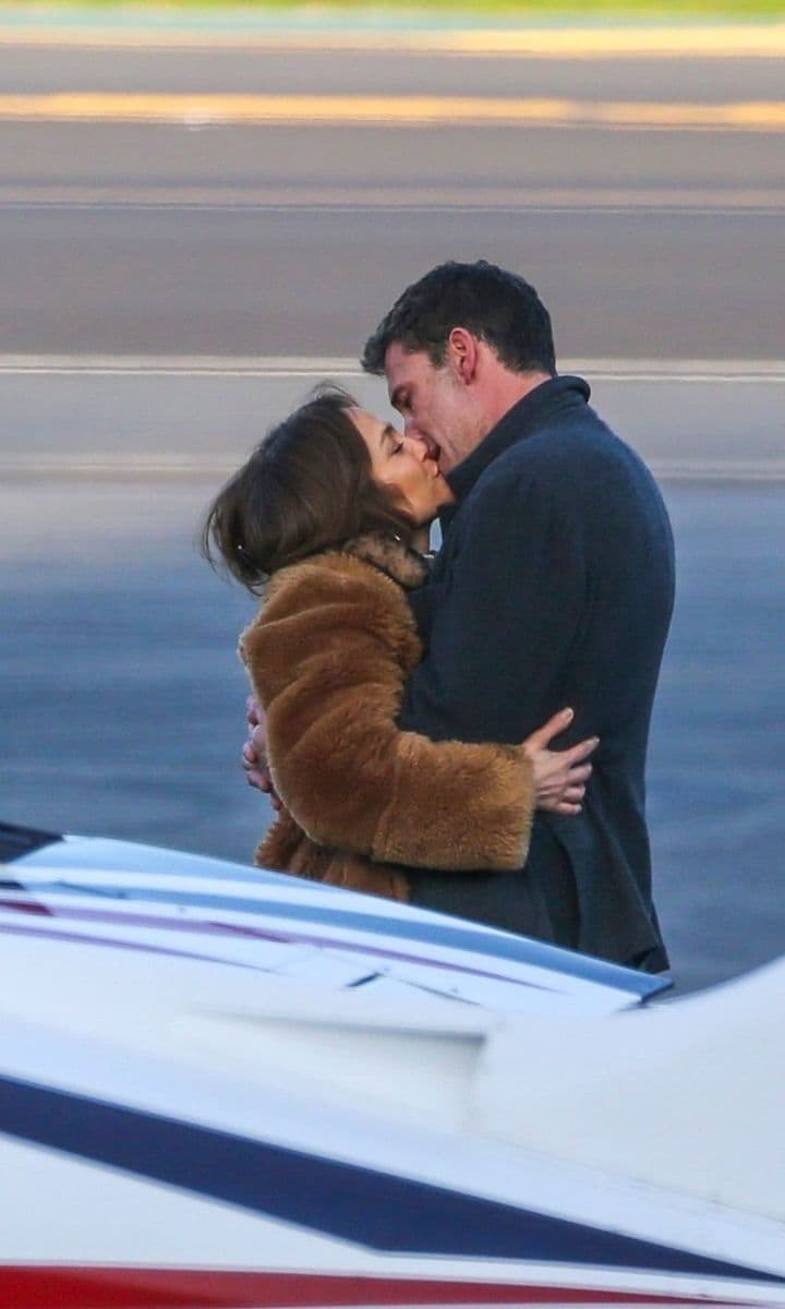 Jennifer Lopez and Ben Affleck can’t get their hands off each other! See the couple kissing passionately