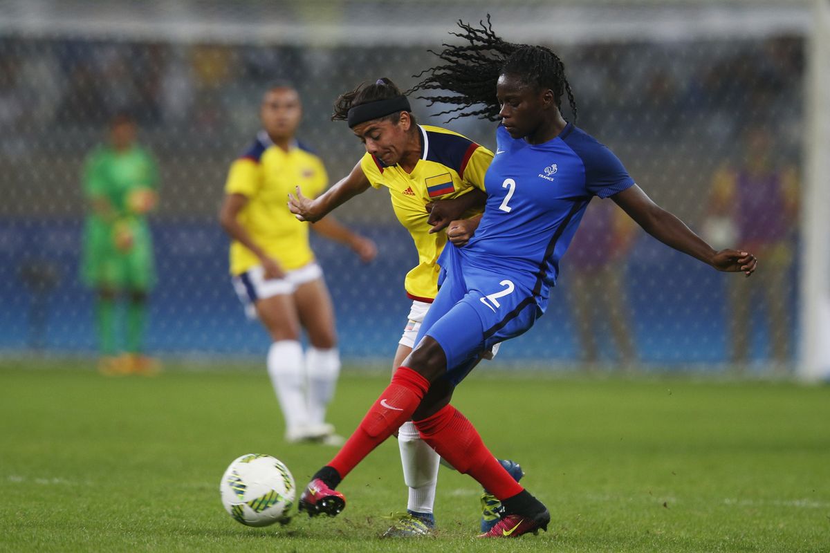 Griedge Bathy Mbock (R) of France and Catalina Usme of Colombia compete for the ball during the Women's Group G match between France and Colombia on Day -2 of the 2016 Olympic Games at Mineirao Stadium on August 3, 2016, in Belo Horizonte, Brazil.  (Photo by Joern Pollex - FIFA/FIFA via Getty Images)
