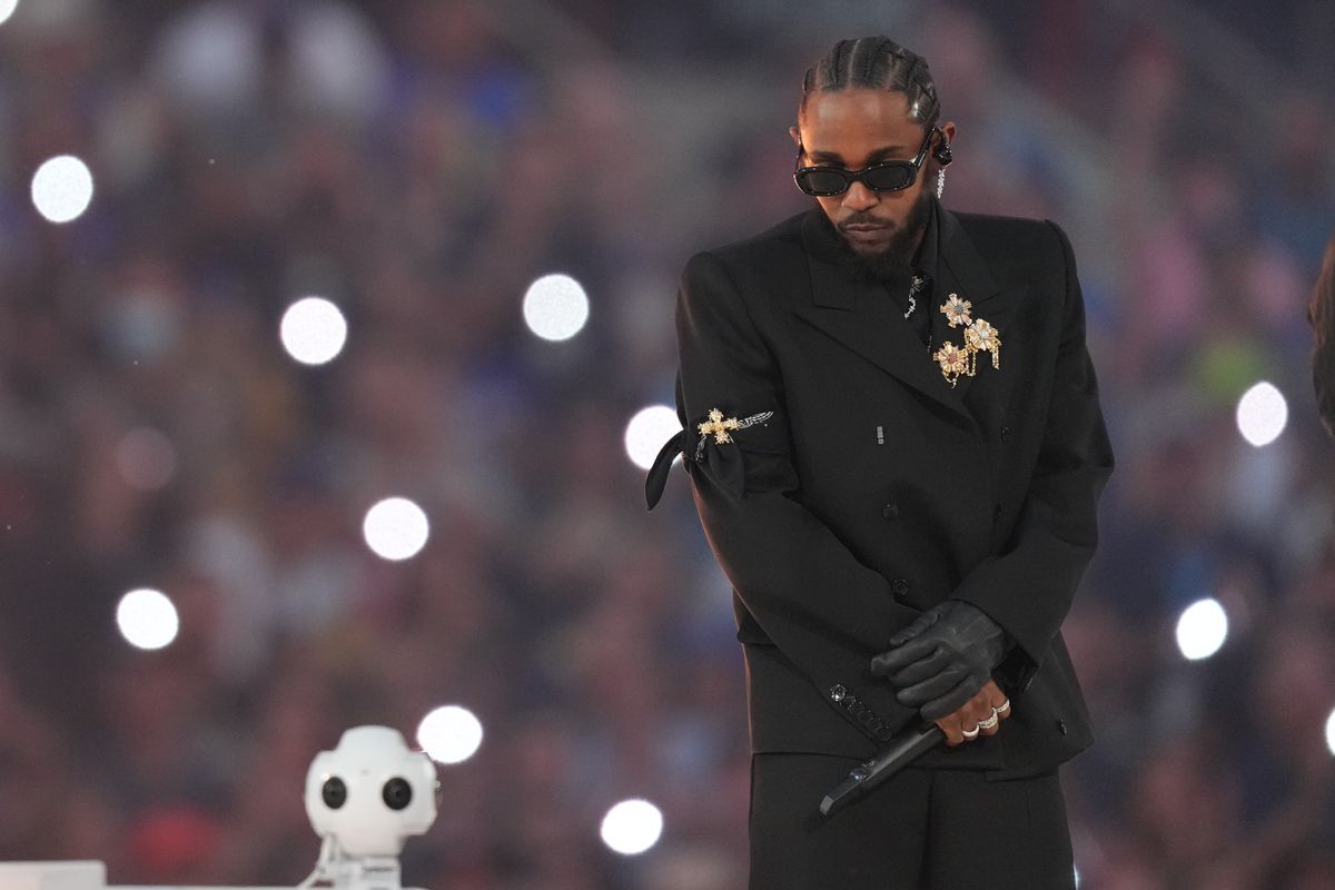  Kendrick Lamar performs in the Pepsi Halftime Show during the NFL Super Bowl LVI football game between the Cincinnati Bengals and the Los Angeles Rams at SoFi Stadium on February 13, 2022