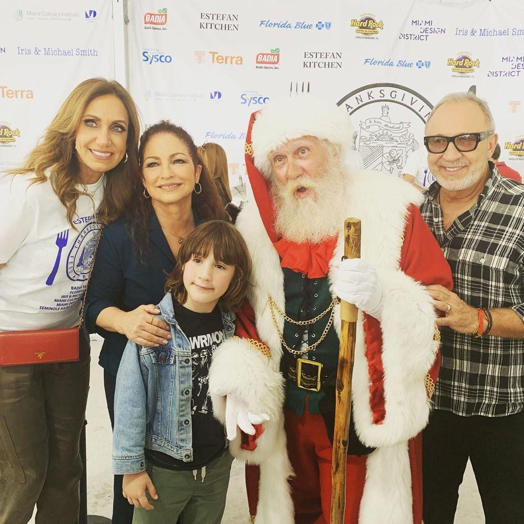 Gloria Estefan Santa