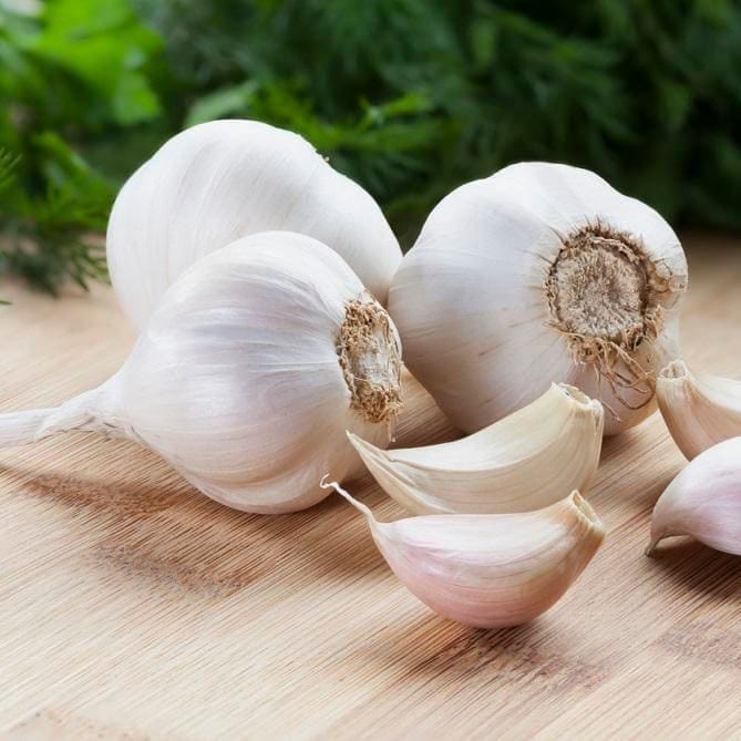 Raw garlic cloves