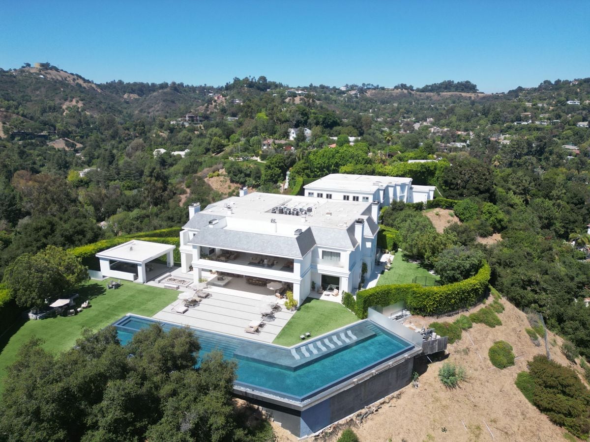 Jennifer Lopez and Ben Affleck's $65 million house in Beverly Hills