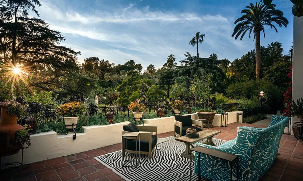 Leonardo DiCaprio bought Jesse Tyler Ferguson’s LA home for $7.1 Million