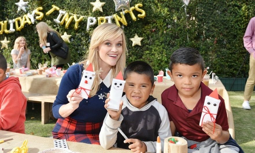 December 12: Reese Witherspoon showed off her artwork next to some lucky kids during the Tiny Prints Presents The Baby2Baby Snow Day at The Grove in L.A.
Photo: Stefanie Keenan/Getty Images for Baby2Baby & Tiny Prints