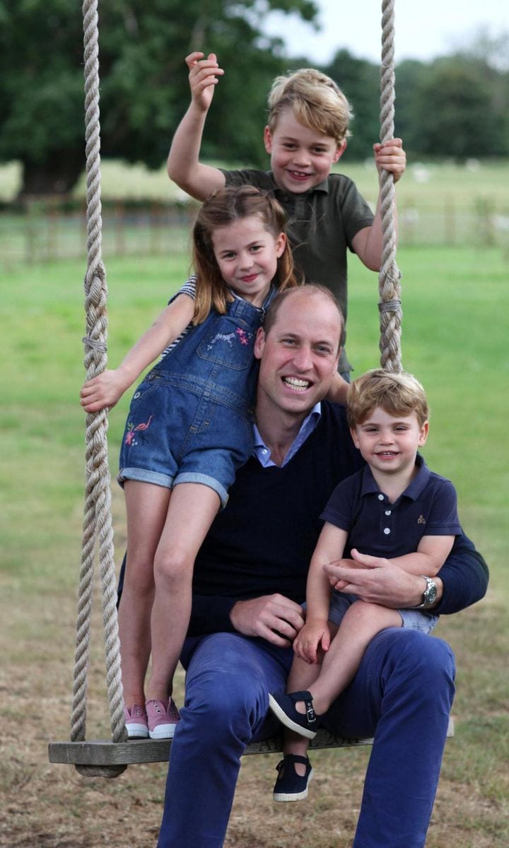 Prince Louis wore a polo from Gap for the photo session