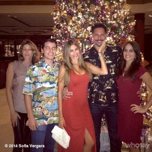 Family first. The couple celebrate Christmas with a tropical getaway to Hawaii along with Sofia's son Manolo and family.
<br>
Photo: Instagram.com/sofiavergara