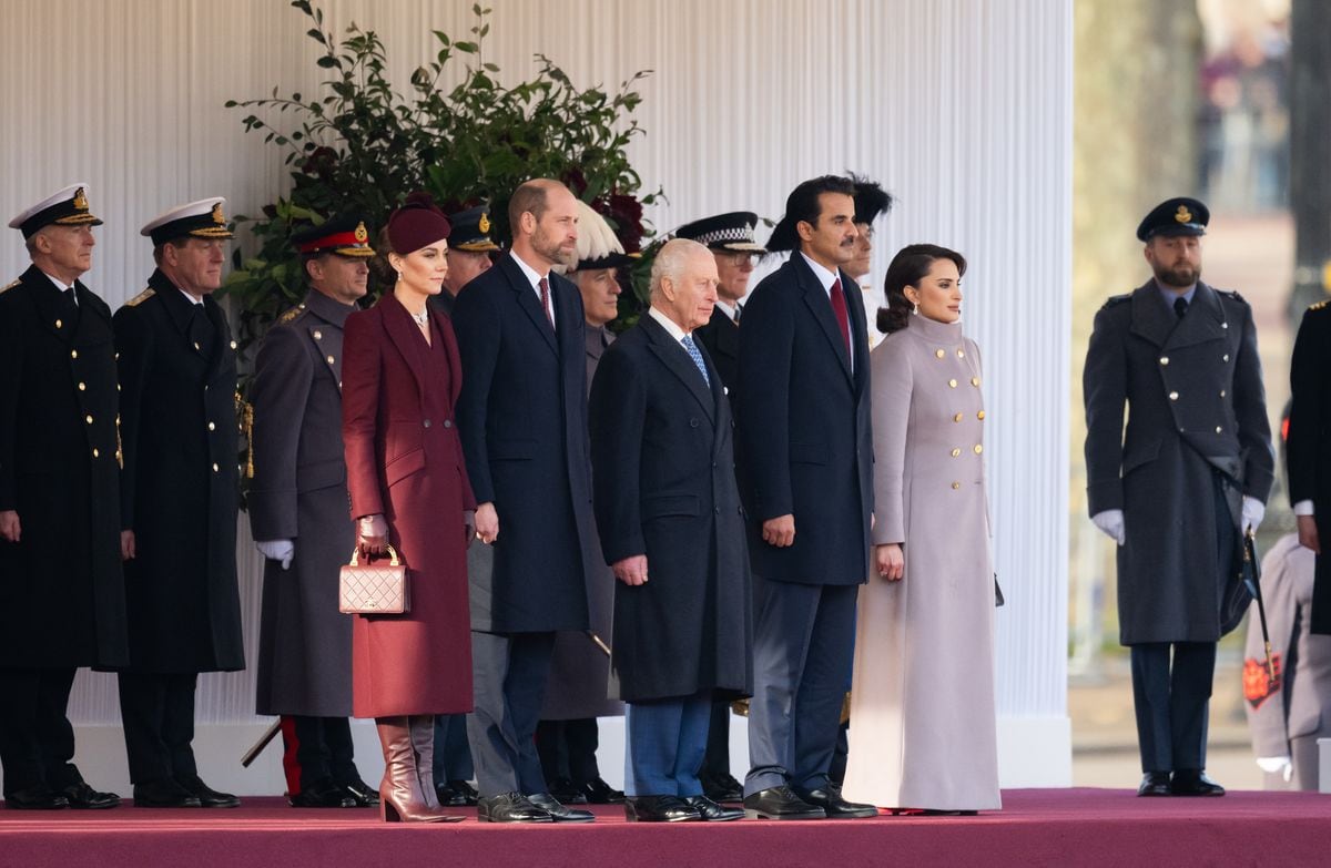 LONDON, ENGLAND - DECEMBER 03: (L-R) Catherine, Princess of Wales, Prince William, Prince of Wales, King Charles III, the Amir of Qatar Sheikh Tamim bin Hamad Al Thani and his wife Sheikha Jawaher attend the Ceremonial Welcome at Horse Guards Parade during day one of The Amir of the State of Qatar's visit to the United Kingdom on December 03, 2024 in London, England. His Highness Sheikh Tamim bin Hamad Al Thani, Amir of the State of Qatar, accompanied by Her Highness Sheikha Jawaher bint Hamad bin Suhaim Al Thani, will hold several engagements with The Prince and Princess of Wales, The King and Queen as well as political figures. (Photo by Samir Hussein/WireImage)