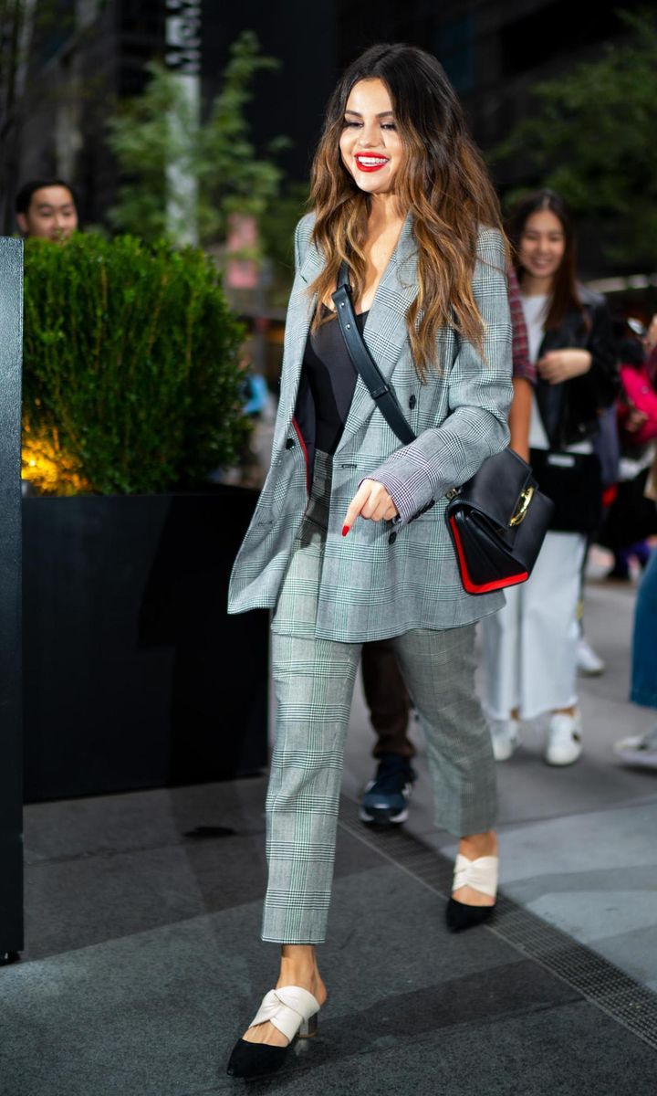 Selena Gomez´s style pants suit outfit