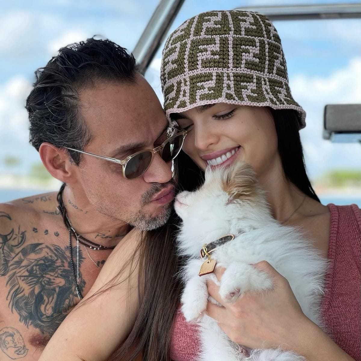 Marc Anthony y Nadia Ferreira con Blue, el nuevo integrante de la familia