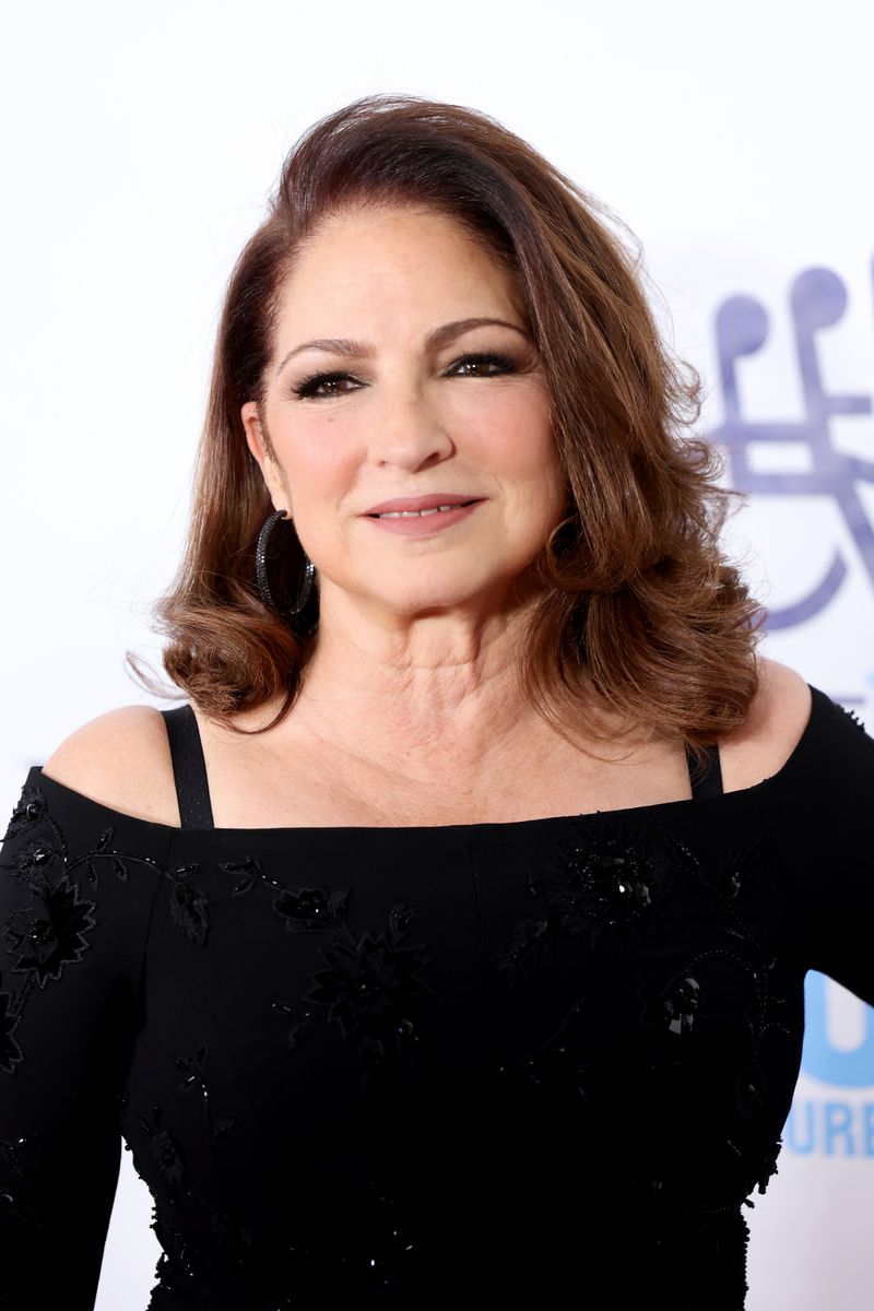 Gloria Estefan attends the 38th Annual Great Sports Legends Dinner 