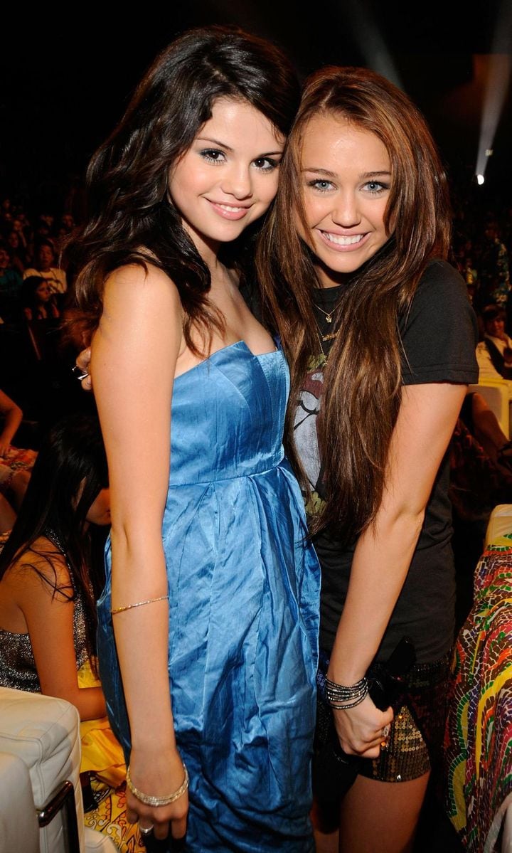 Selena Gomez, Miley Cyrus