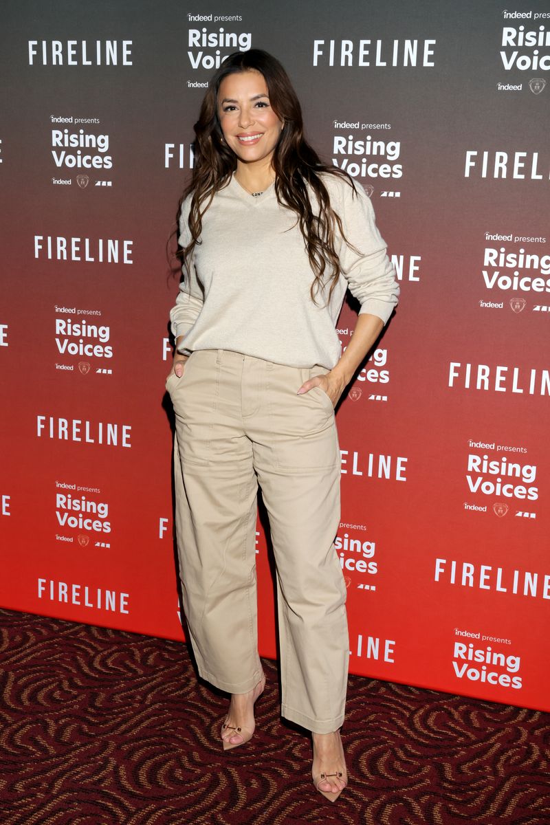 Eva Longoria asiste a Indeed Rising Voices "línea de fuego" Proyección en AMC Century City 