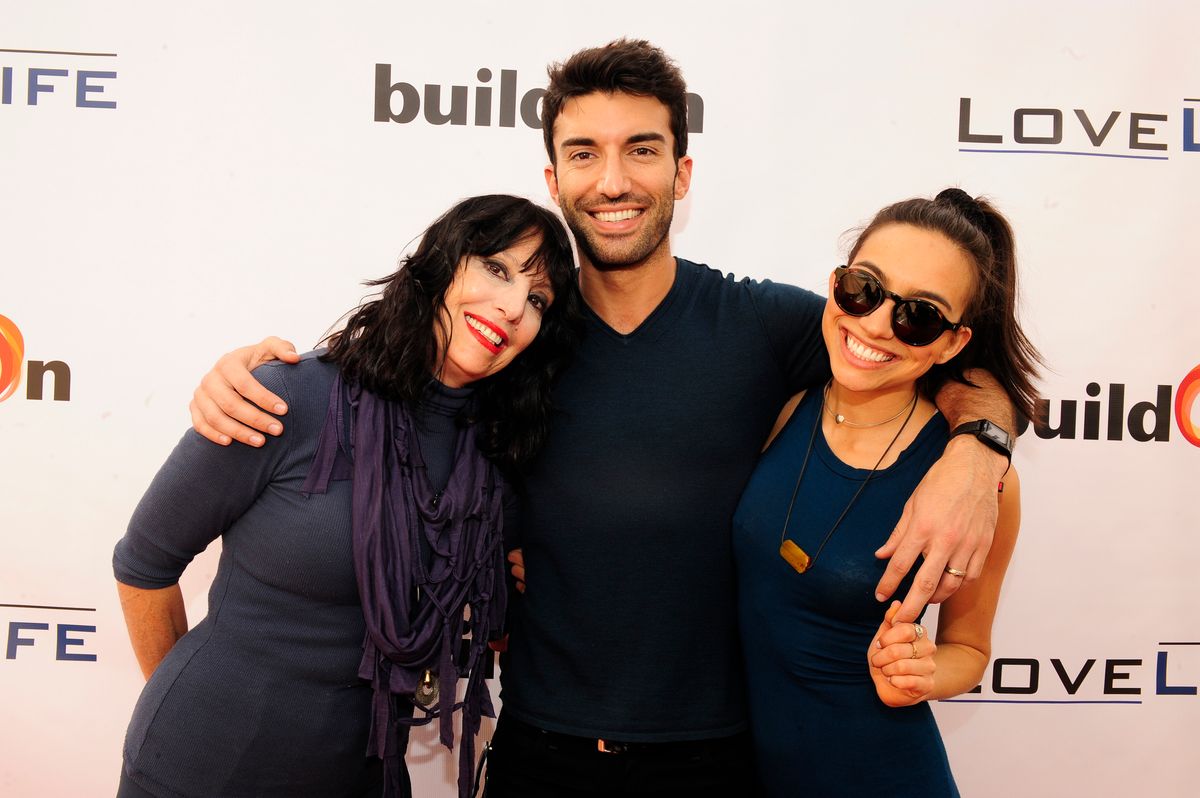 Sharon Baldoni, Justin Baldoni and Sara Baldoni 