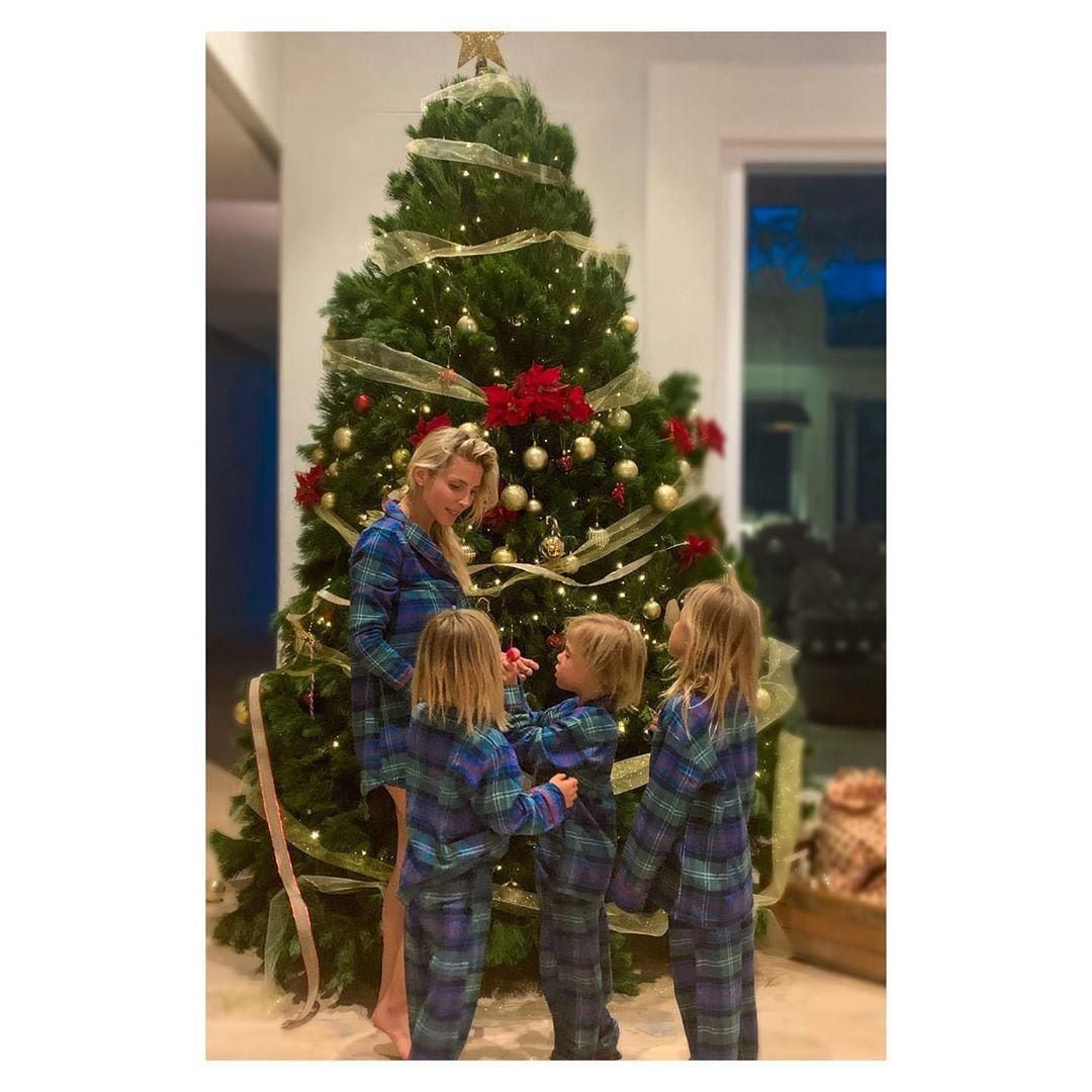 Chris Hemsworth wife and children ready for Christmas