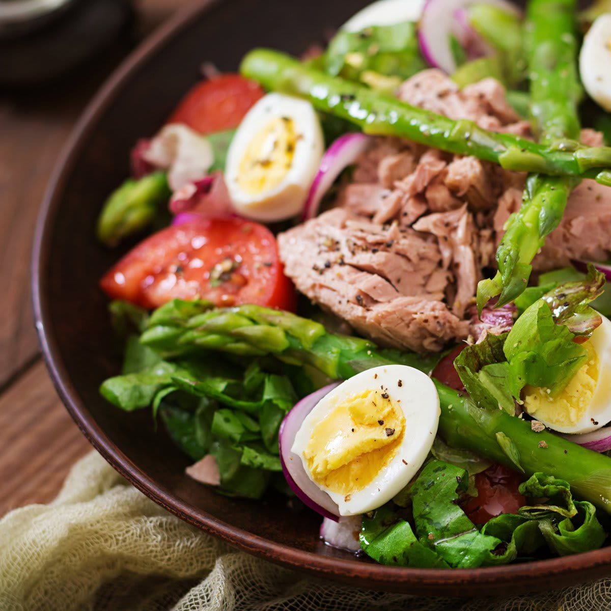 Plato saludable de ensalada Nicoise