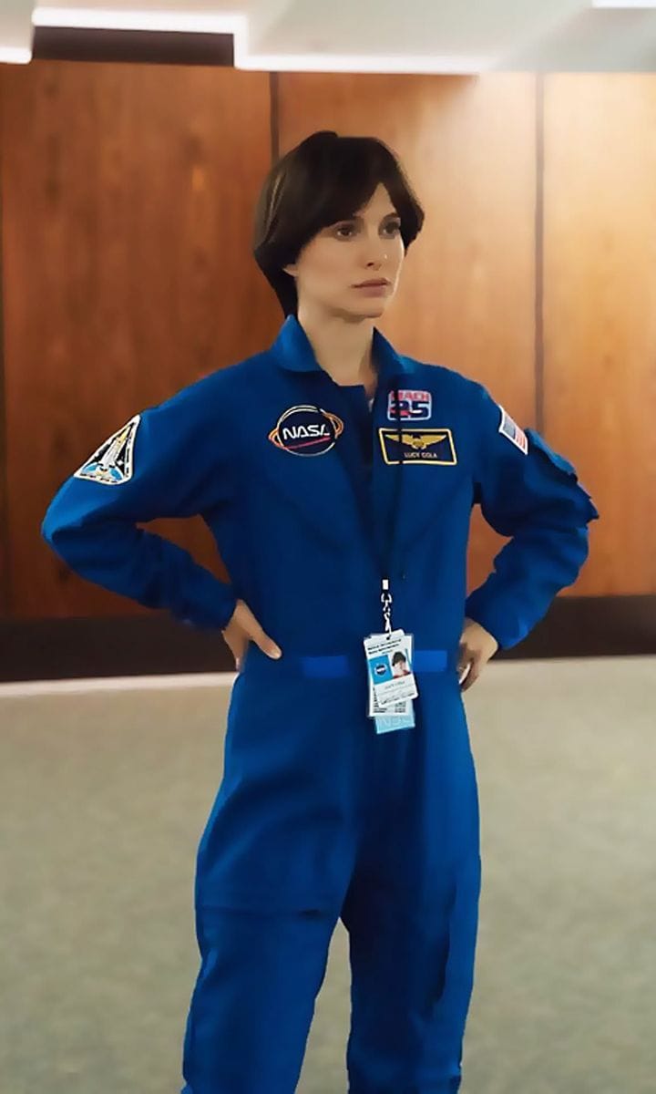 Natalie Portman caracterizada como Lucy