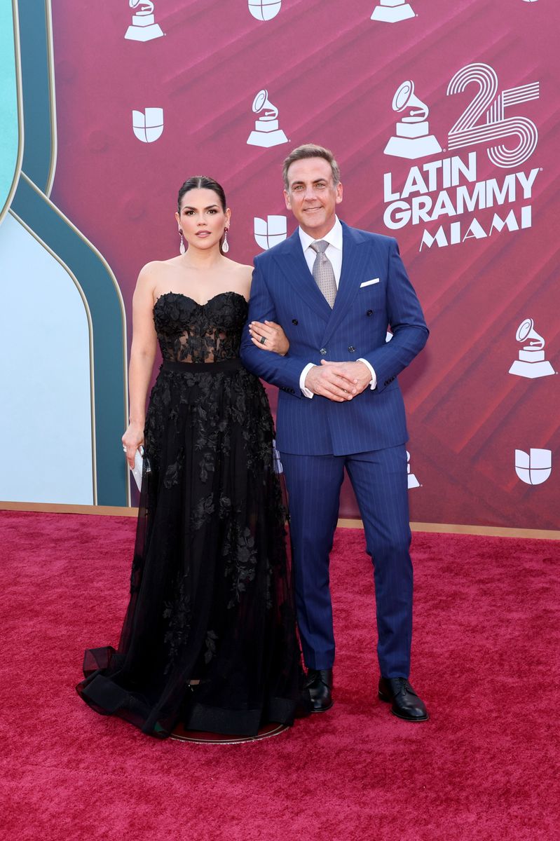  Karina Banda and Carlos Ponce attend the 25th Annual Latin GRAMMY Awards at Kaseya Center on November 14, 2024 in Miami, Florida. (Photo by Dia Dipasupil/Getty Images)