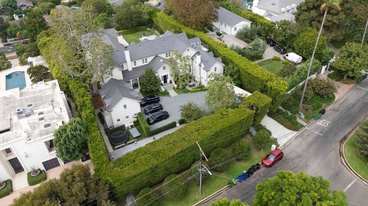 Ben Affleck was seen moving out of his home, with a moving truck spotted departing from the property as he prepares for a new chapter.