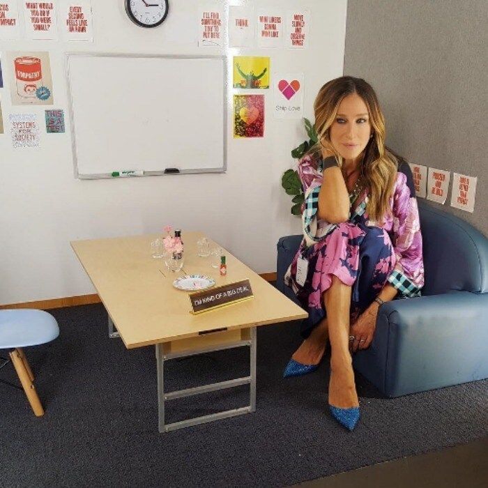 October 7: <a href="https://us.hellomagazine.com/tags/1/sarah-jessica-parker/"><strong>Sarah Jessica Parker</strong></a> took a little break and rested her pretty shoes after talking <i>Divorce</i> with Facebook Live in NYC.
Photo: Instagram/@sarahjessicaparker