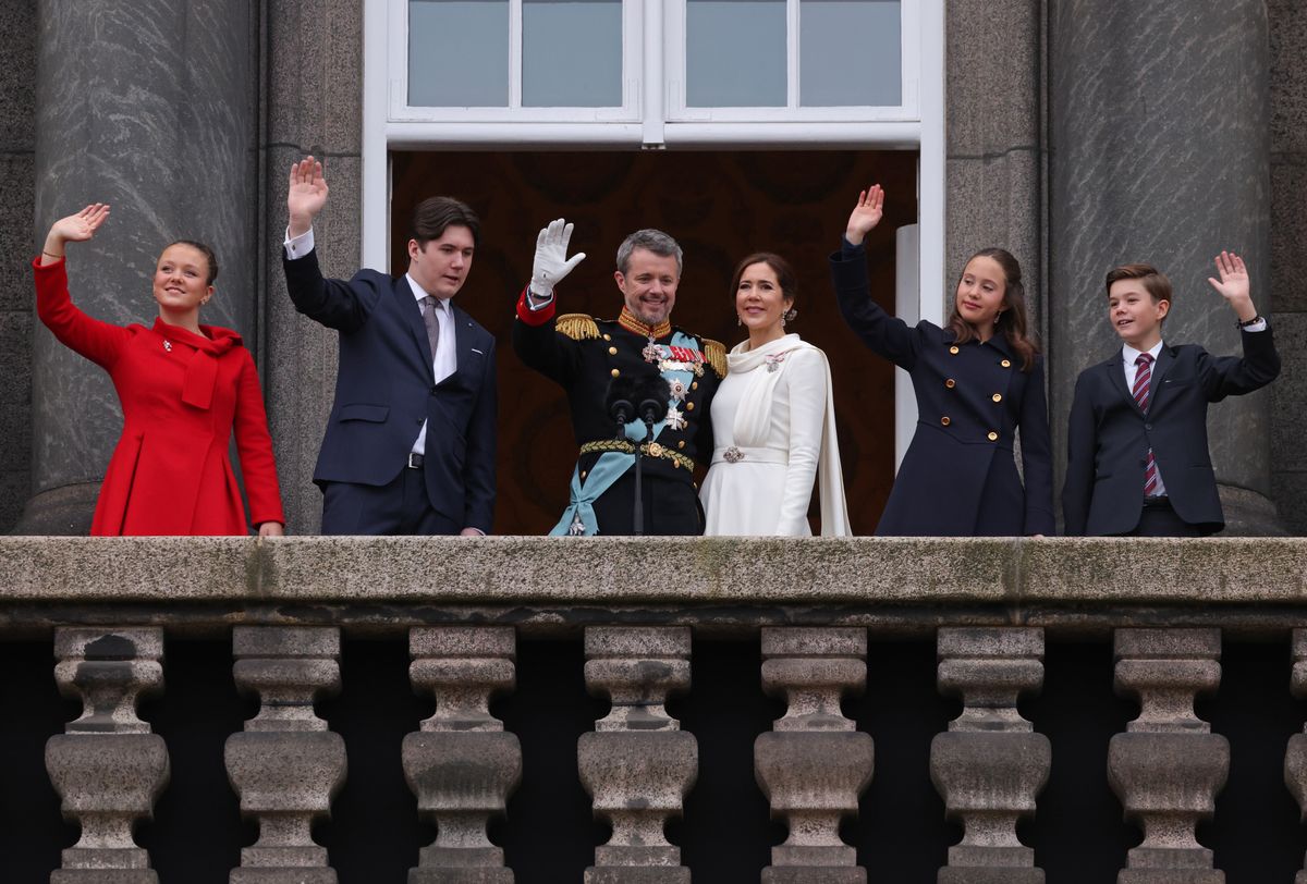 COPENHAGEN, DENMARK - JANUARY 14: Danish King Frederik X stands with Queen Mary and their children, Crown Prince Christian, Princess Isabella, Prince Vincent and Princess Josephine, on the balcony of Christiansborg Palace following his proclamation on January 14, 2024 in Copenhagen, Denmark. King Frederik X is succeeding Queen Margrethe II, who has stepped down after reigning for 51 years. (Photo by Sean Gallup/Getty Images)