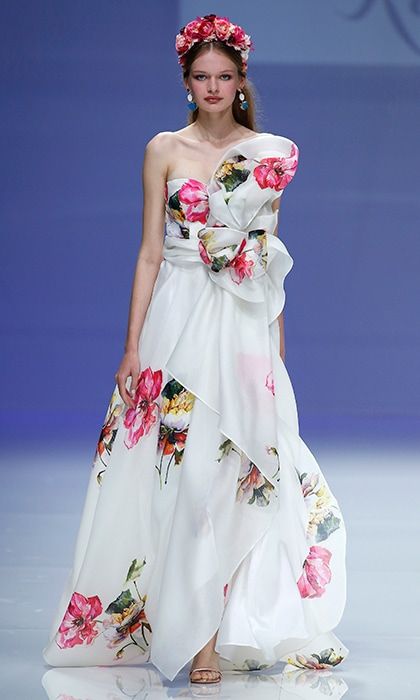 Designer Alejandro Resta showed his love of florals once again in an ultra-feminine design with asymmetrical flourish.
Photo: Getty Images