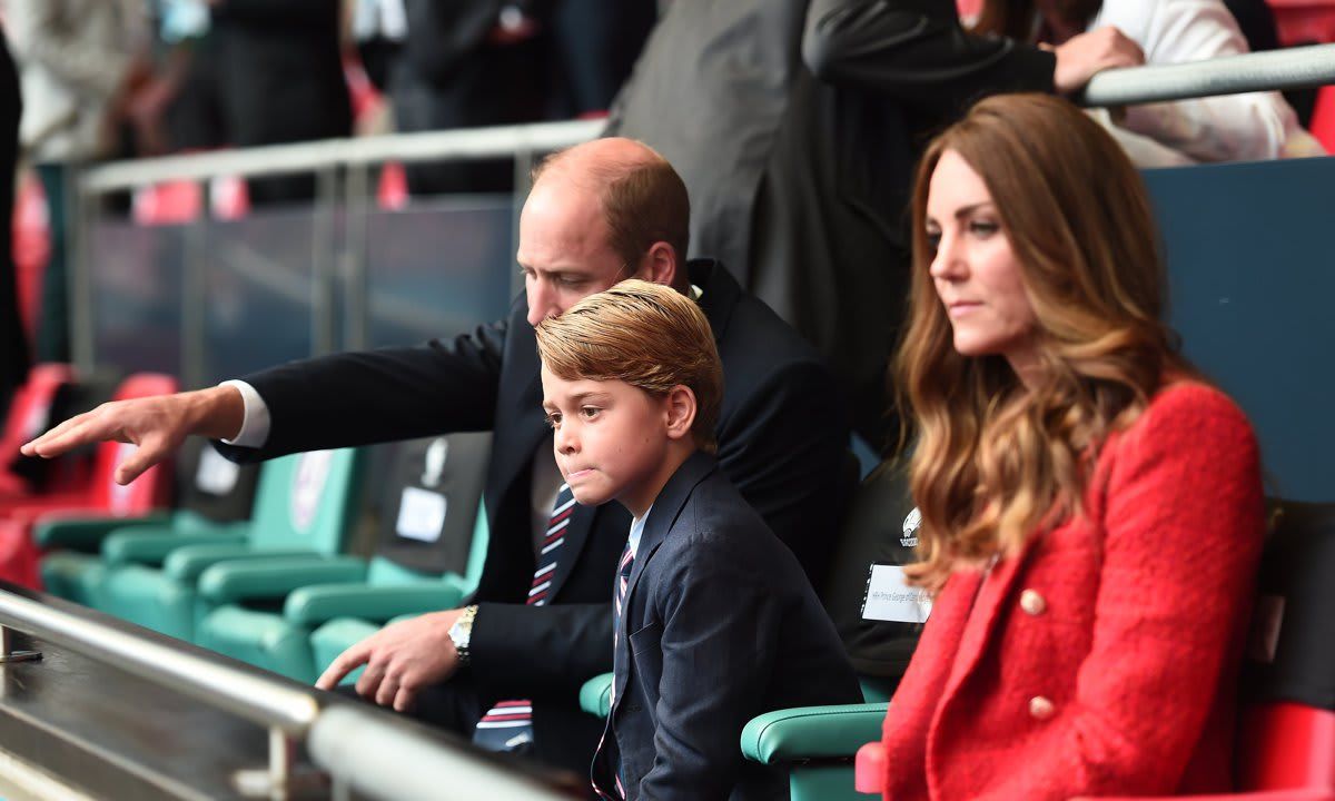 Look here son! The Duke pointed out something on the field to George.