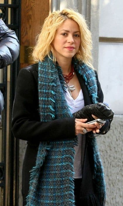 Shakira short hairstyle