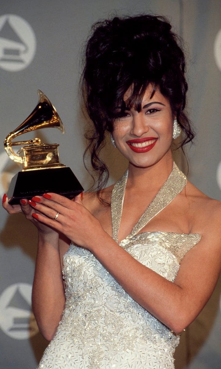 Selena Quintanilla Receives Grammy Award.