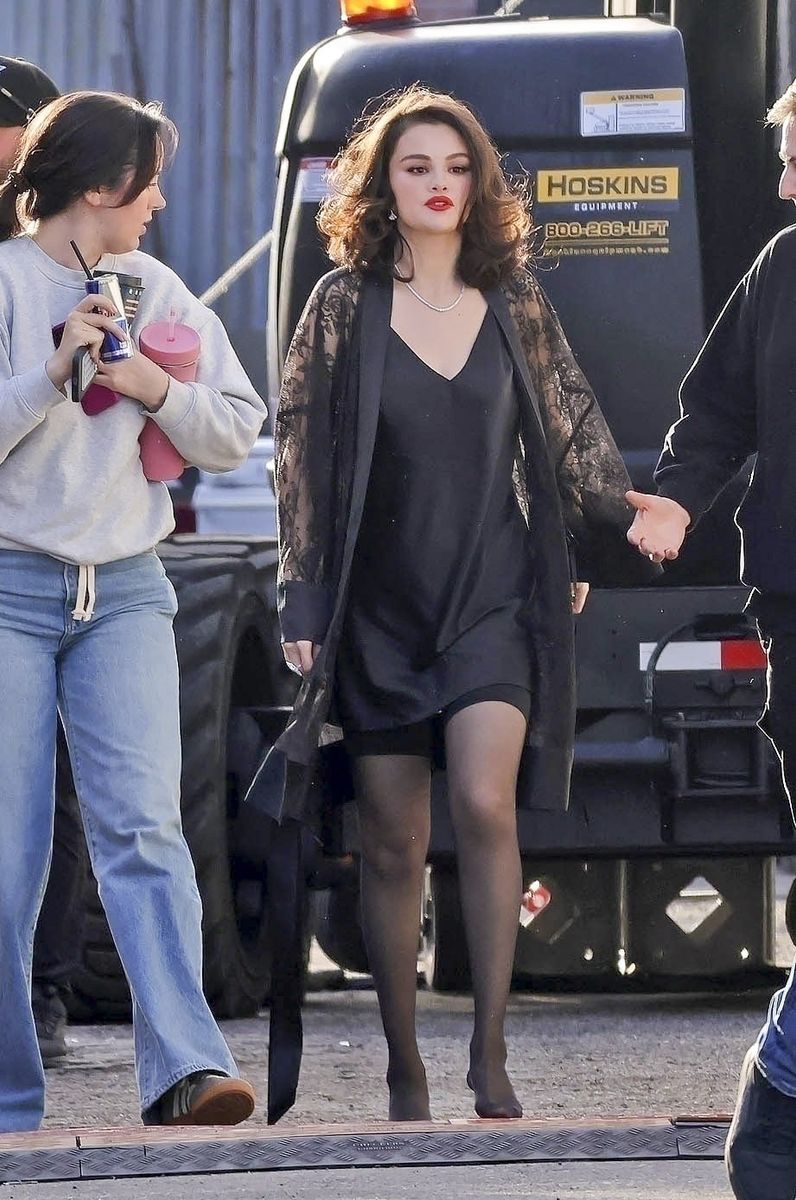 Selena Gomez and fiance Benny Blanco were seen on set in Anaheim, working together on a new music video. 