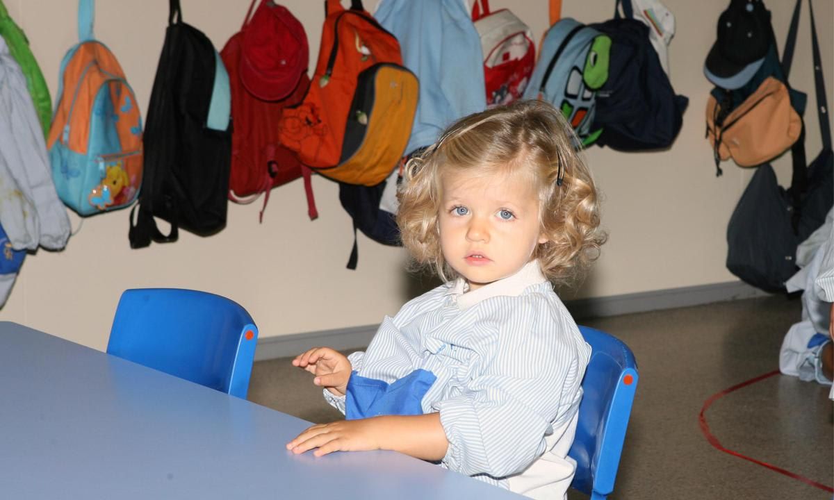 The Princess of Asturias attended her first day at the Royal Guard nursery in 2007.