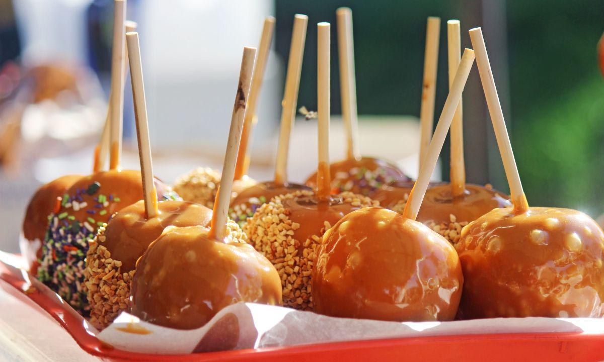 Halloween treat: Apples dipped in Dulce de Leche!