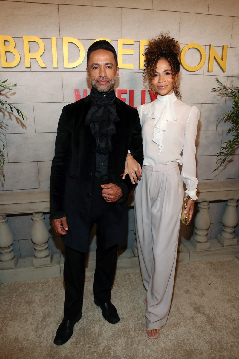 De los Reyes and his wife Sherri Shaum at the season 2 premiere of 'Bridgerton'