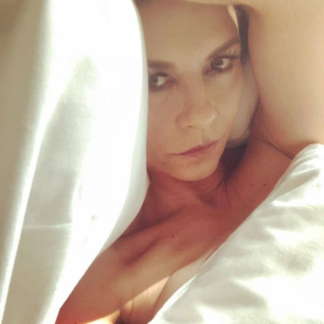 Catherine Zeta-Jones shares sultry selfie ahead of shower on plane