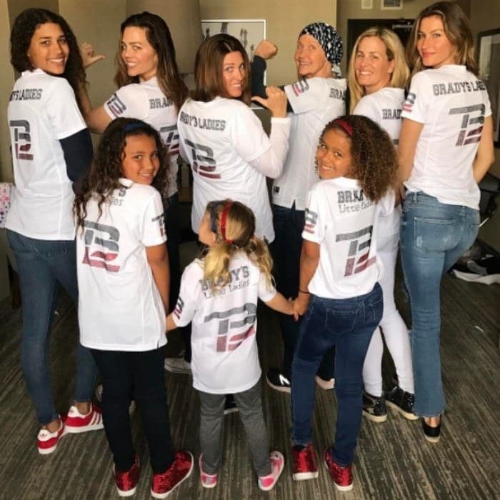 Brady's ladies! Gisele Bundchen gathered the girls for a photo op to support Tom Brady and the New England Patriots.
Photo: Instagram/@gisele
