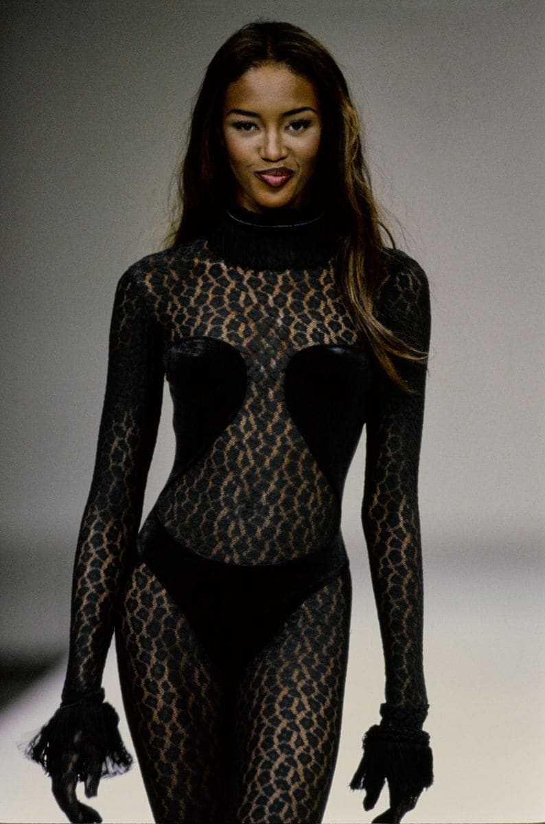 Naomi Campbell walks the Fall Winter 1991-1992 Azzedine Alaia Ready to Wear Runway show. 