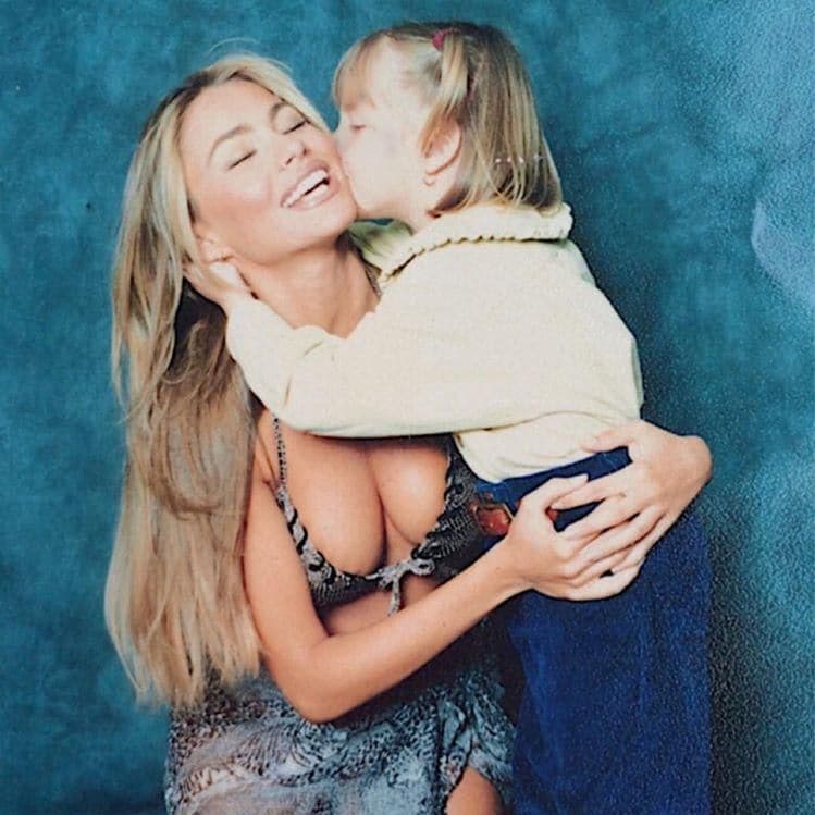 Claudia Vergara and her aunt Sofia Vergara in a throwback picture