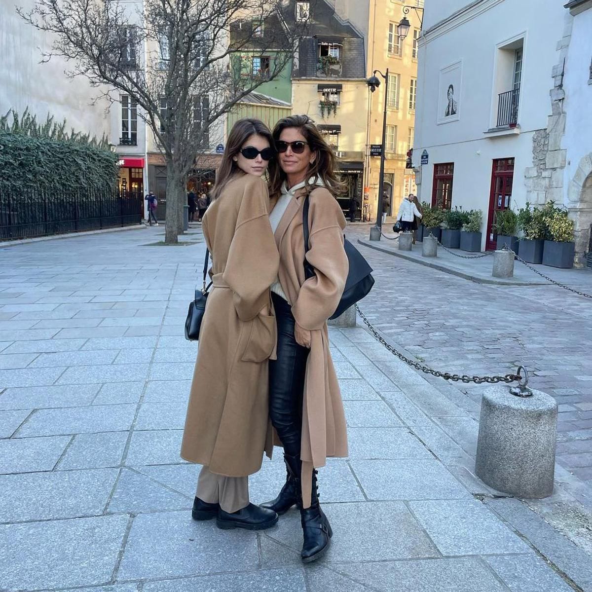 Cindy Crawford: "Postcards from Paris"