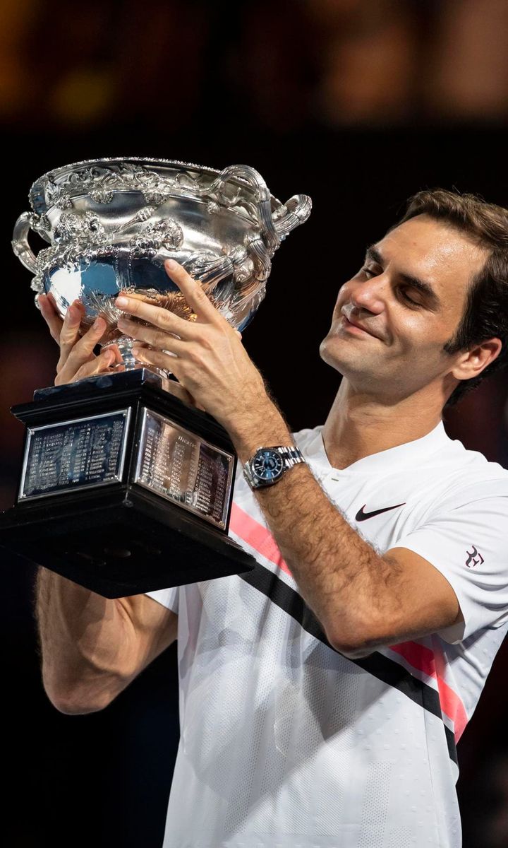 Roger Federer wins the Australian Mens Singles Final in Melbourne