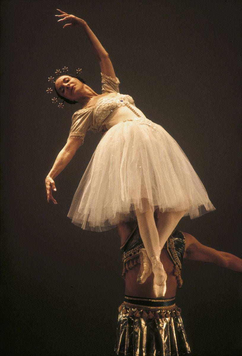 Alicia Alonso, dancer Dancing next to a dancer in a performance of the National Dance Company of Cuba 