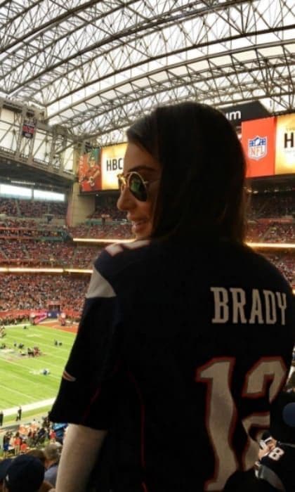Lea Michele rocked her Brady jersey and shades inside NRG Stadium in Houston.
Photo: Instagram/@leamichele