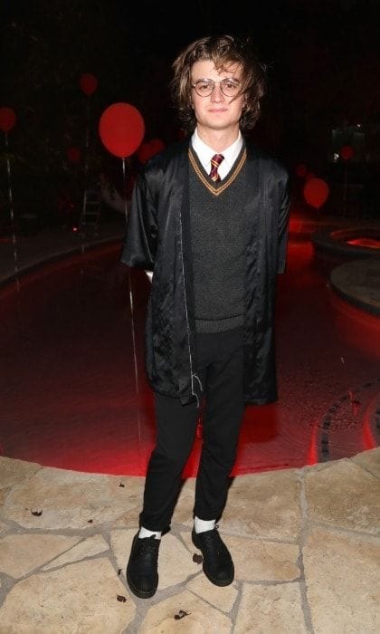 <i>Stranger Things</i> star Joe Keery was a lowkey looking Harry Potter at the Just Jared Halloween party. The 25-year-old actor certainly looked the part with his makeshift Hogwarts uniform, circle-rimmed glasses and a lightening bolt scar. He was also celebrating the premiere of his Netflix series's second season that night.
Photo: Getty Images