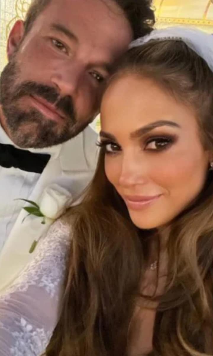 Jennifer Lopez and Ben Affleck get married in Las Vegas