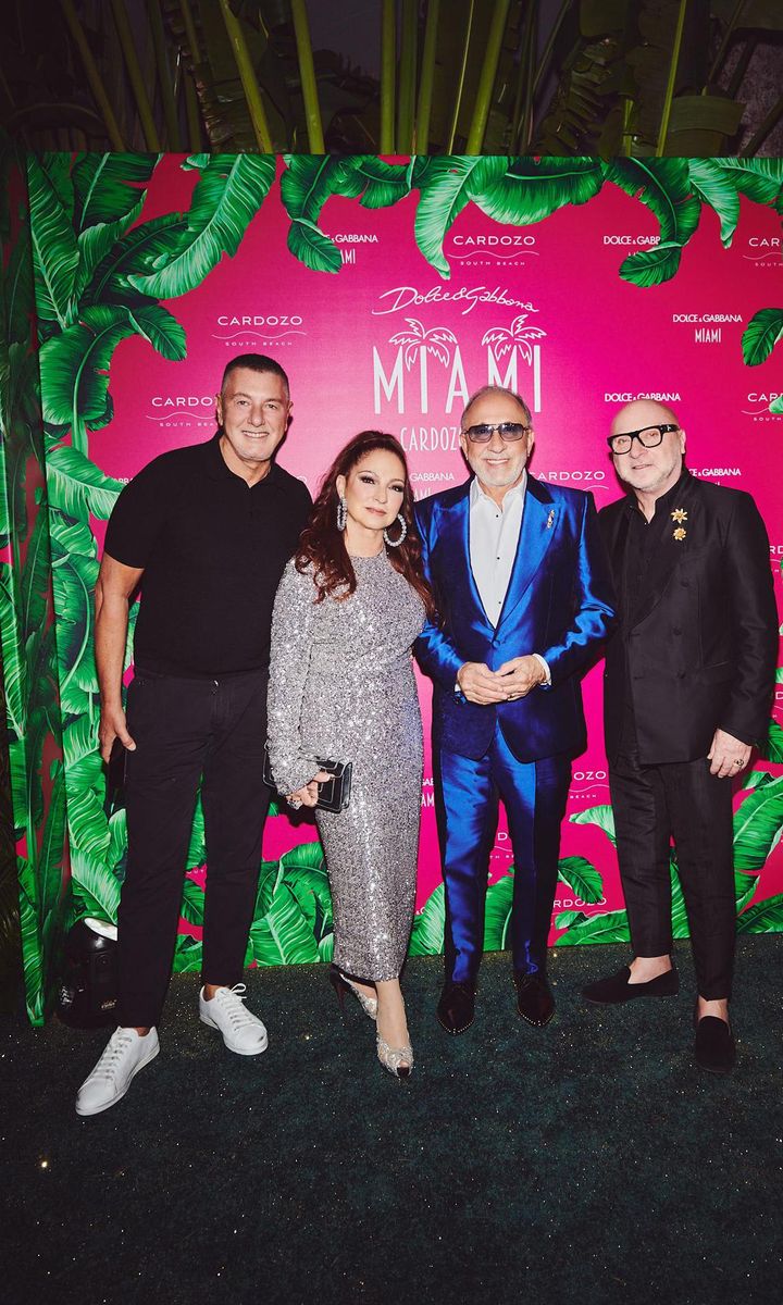 Stefano Gabbana, Gloria Estefan, Emilio Estefan y Domenico Dolce