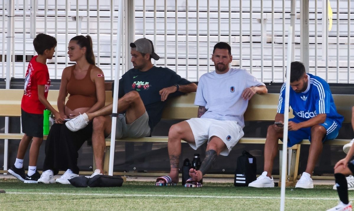 Lionel Messi was spotted at Inter Miami training with his children, joined by Sergio Busquets, Jordi Alba, and Elena Galera, who is expecting her third child with Busquets.