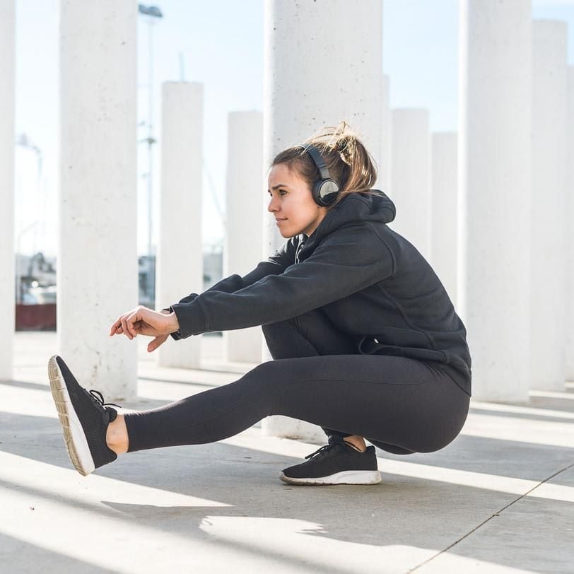 Woman doing a pistol squat