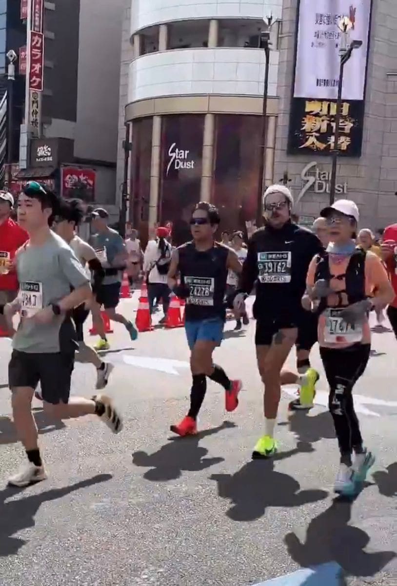 Harry Styles at the Tokyo marathon