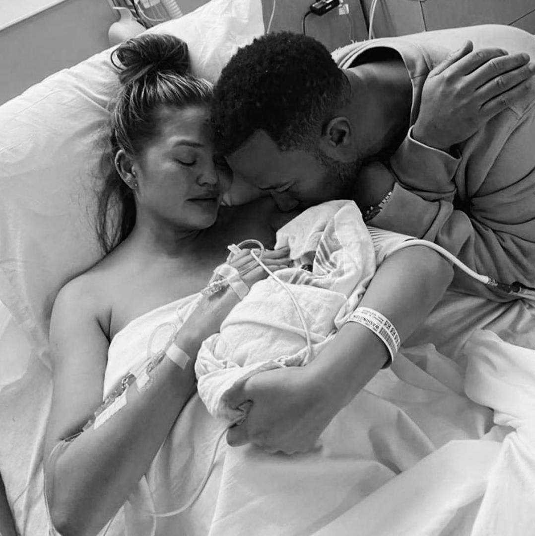 John Legend, Chrissy Teigen y su bebé